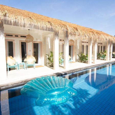 Isla De Agua Hotel Gili Islands Exterior photo