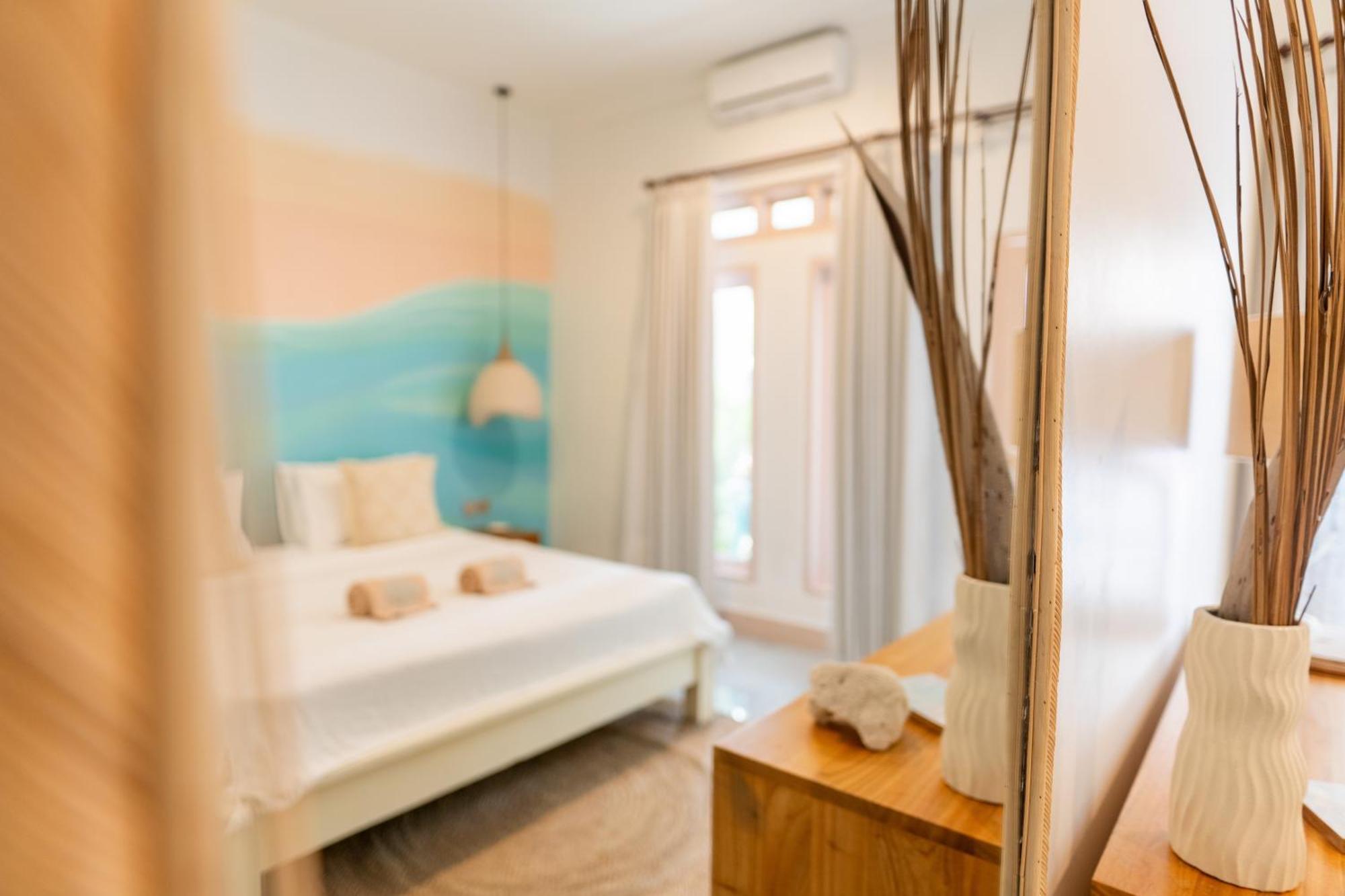 Isla De Agua Hotel Gili Islands Exterior photo